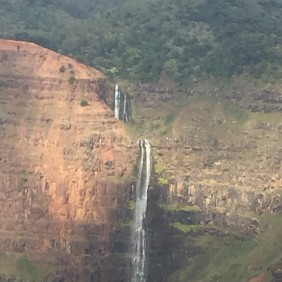 Wasserfälle im Waimea Valley auf Kauai